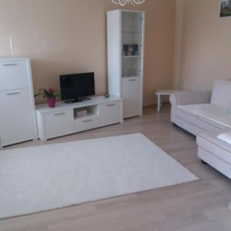 Juli'S Apartment Oradea Exterior photo