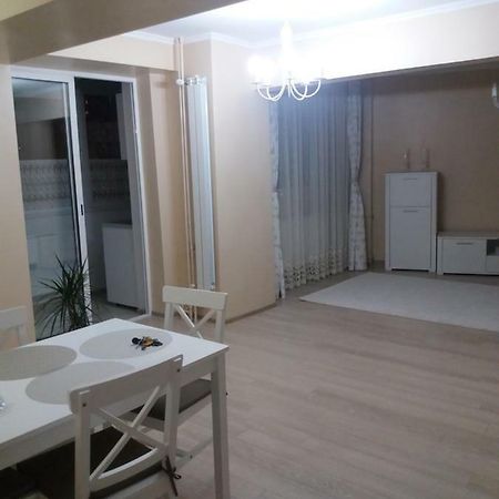 Juli'S Apartment Oradea Exterior photo