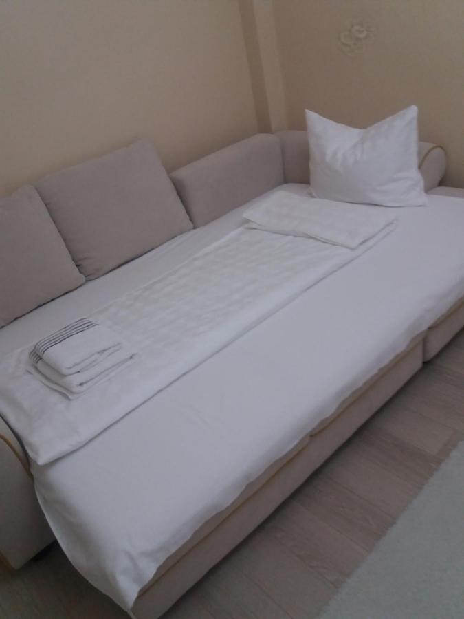 Juli'S Apartment Oradea Exterior photo