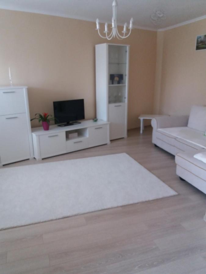 Juli'S Apartment Oradea Exterior photo